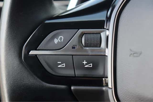 Peugeot 5008 (2022) thumbnail 28