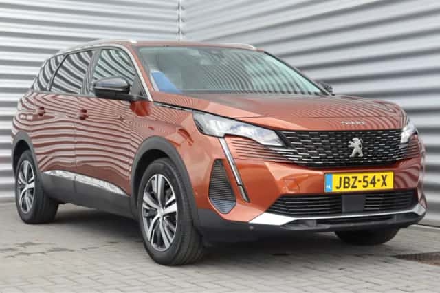 Peugeot 5008 (2022) thumbnail 4