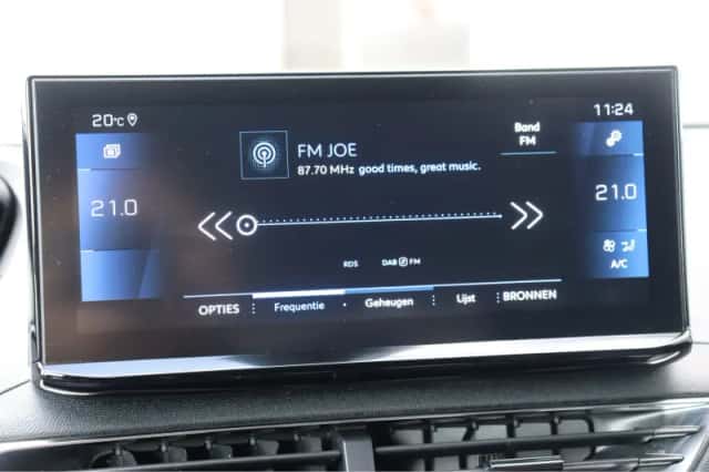 Peugeot 5008 (2022) thumbnail 36
