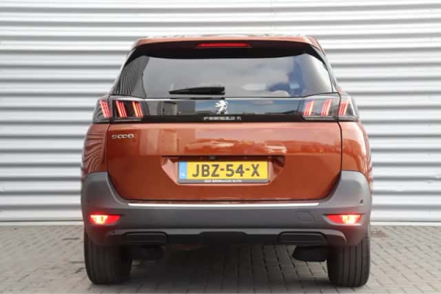 Peugeot 5008 (2022) thumbnail 8