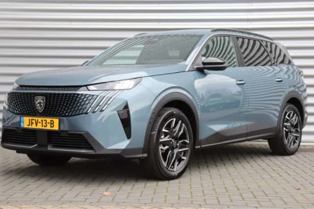 Peugeot 5008 (2025) thumbnail 1