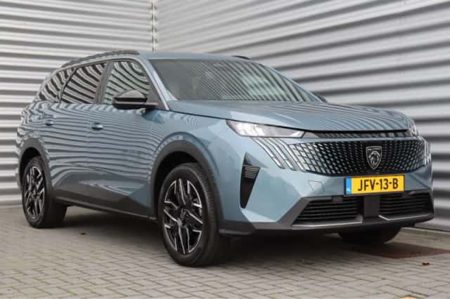 Peugeot 5008 (2025) thumbnail 4