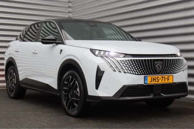 Peugeot 3008 (2025) thumbnail 4