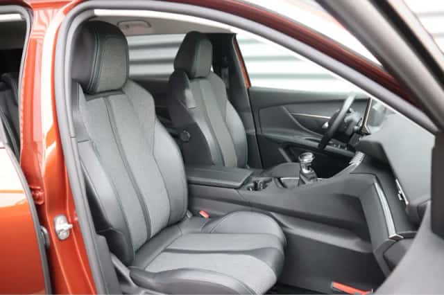 Peugeot 5008 (2021) thumbnail 21