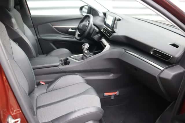 Peugeot 5008 (2021) thumbnail 22