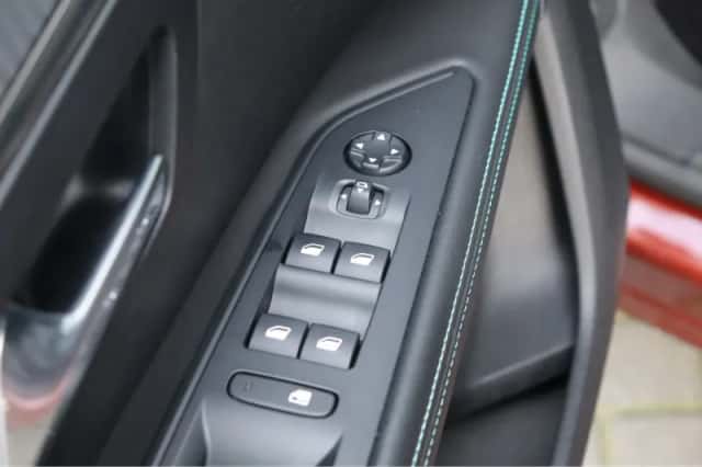 Peugeot 5008 (2021) thumbnail 23
