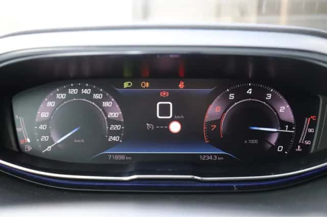 Peugeot 5008 (2021) thumbnail 28