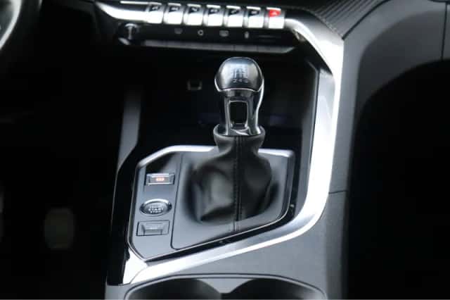 Peugeot 5008 (2021) thumbnail 38