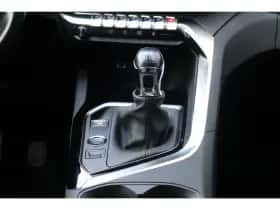Peugeot 5008 (2021) thumbnail 38