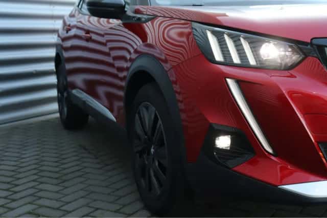 Peugeot 2008 (2020) thumbnail 18