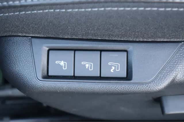 Peugeot 2008 (2020) thumbnail 24