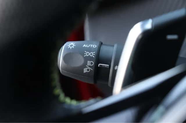 Peugeot 2008 (2020) thumbnail 29