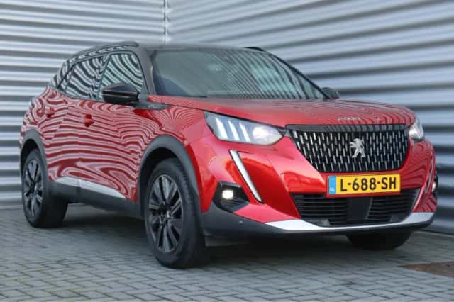 Peugeot 2008 (2020) thumbnail 4