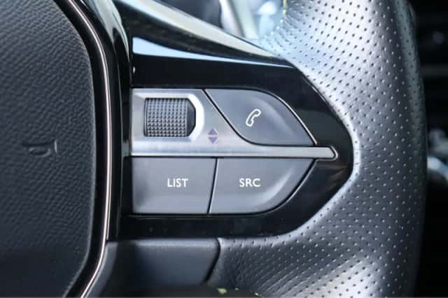 Peugeot 2008 (2020) thumbnail 32