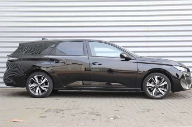 Peugeot 308 (2022) thumbnail 3