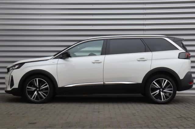 Peugeot 5008 (2022) thumbnail 2