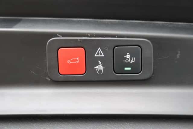 Peugeot 5008 (2022) thumbnail 20