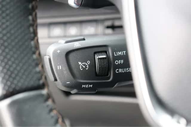 Peugeot 5008 (2022) thumbnail 32