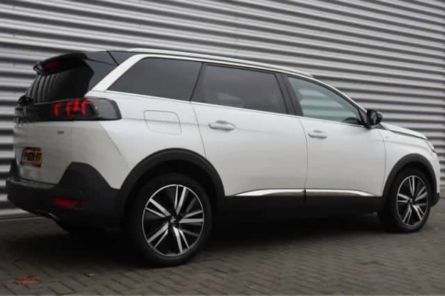 Peugeot 5008 (2022) thumbnail 9