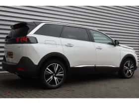 Peugeot 5008 (2022) thumbnail 9