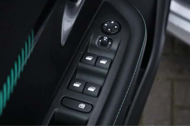 Peugeot 208 (2020) thumbnail 18