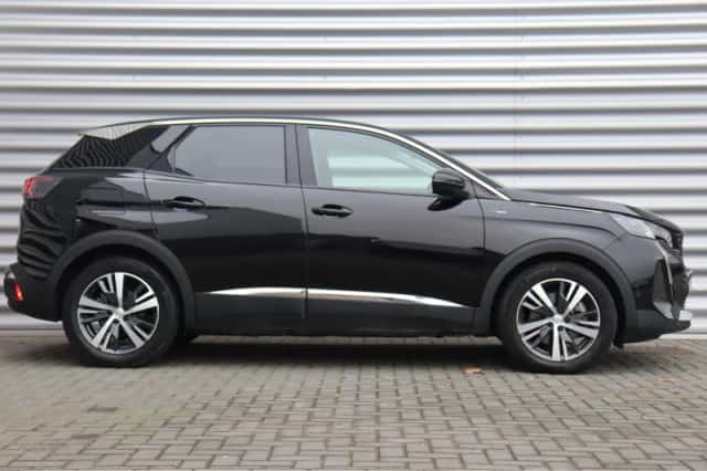 Peugeot 3008 (2022) thumbnail 3