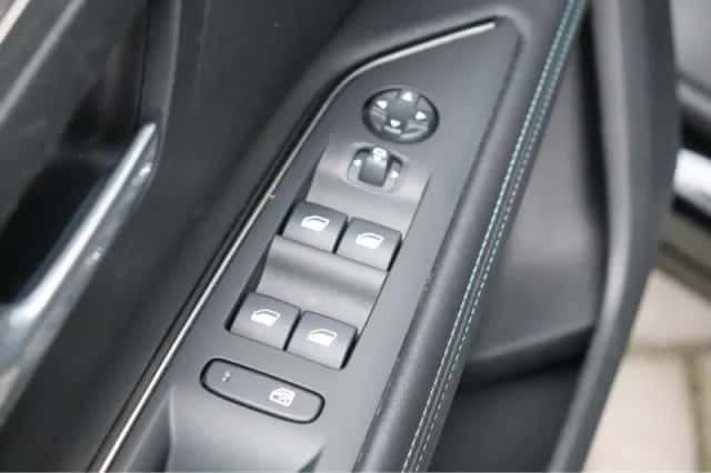 Peugeot 3008 (2022) thumbnail 21