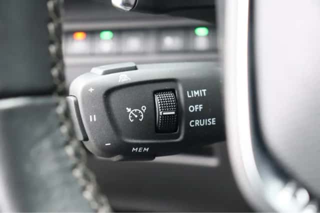 Peugeot 3008 (2022) thumbnail 23