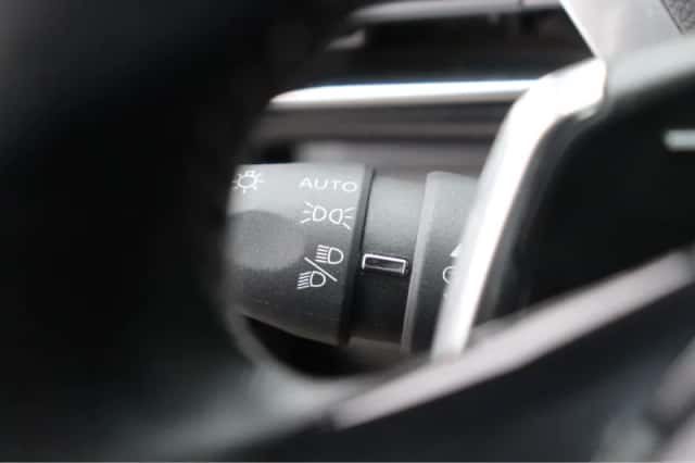 Peugeot 3008 (2022) thumbnail 24