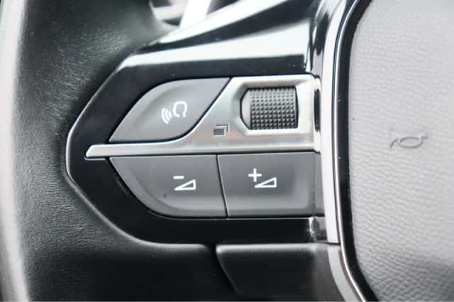 Peugeot 3008 (2022) thumbnail 25