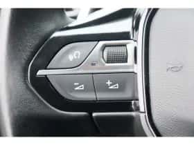 Peugeot 3008 (2022) thumbnail 25