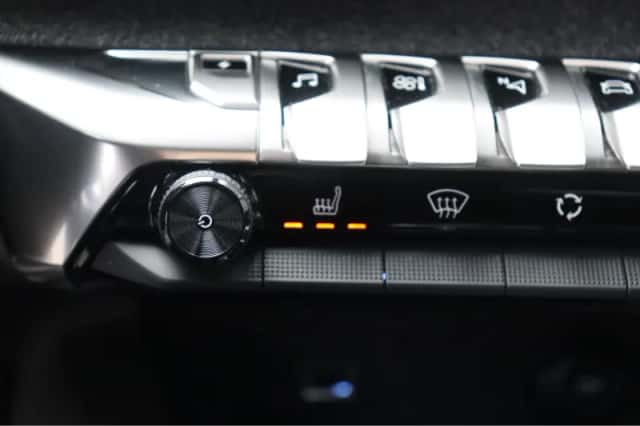Peugeot 3008 (2022) thumbnail 35