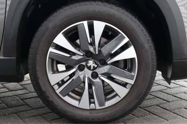 Peugeot 2008 (2018) thumbnail 13