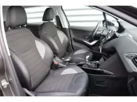 Peugeot 2008 (2018) thumbnail 17