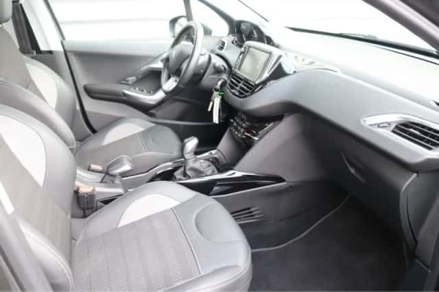 Peugeot 2008 (2018) thumbnail 18