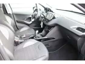 Peugeot 2008 (2018) thumbnail 18