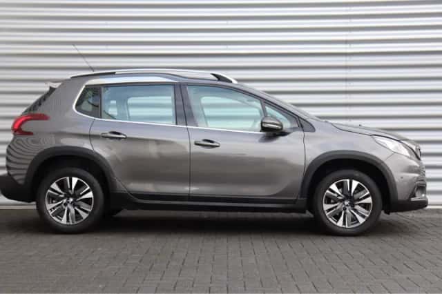 Peugeot 2008 (2018) thumbnail 3