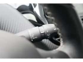 Peugeot 2008 (2018) thumbnail 26