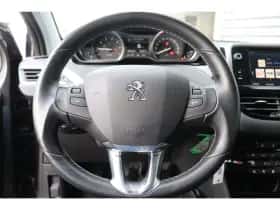Peugeot 2008 (2018) thumbnail 27