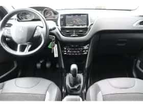 Peugeot 2008 (2018) thumbnail 28