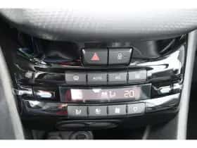 Peugeot 2008 (2018) thumbnail 33