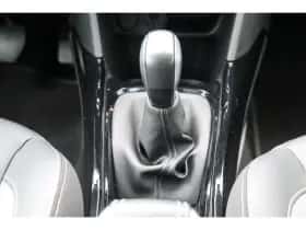 Peugeot 2008 (2018) thumbnail 34