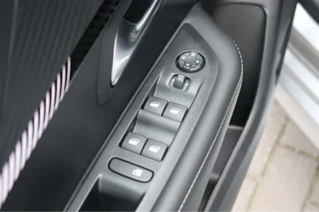 Peugeot 208 (2024) thumbnail 19