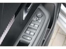 Peugeot 208 (2024) thumbnail 19