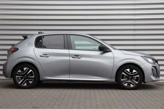 Peugeot 208 (2024) thumbnail 3