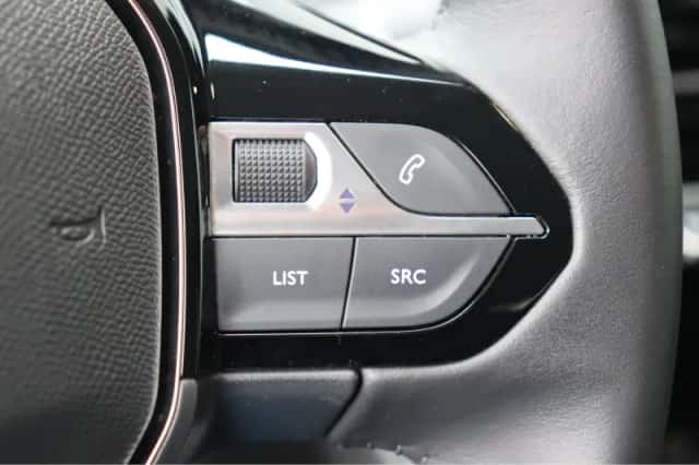 Peugeot 208 (2024) thumbnail 25