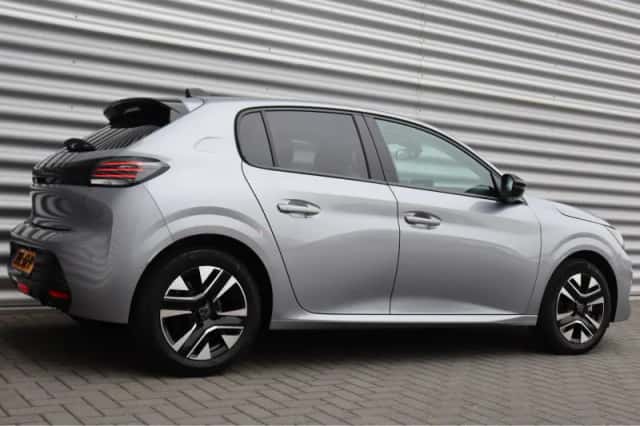 Peugeot 208 (2024) thumbnail 7