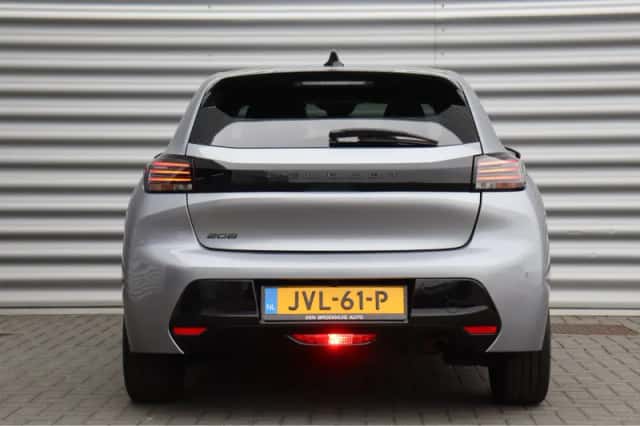 Peugeot 208 (2024) thumbnail 8