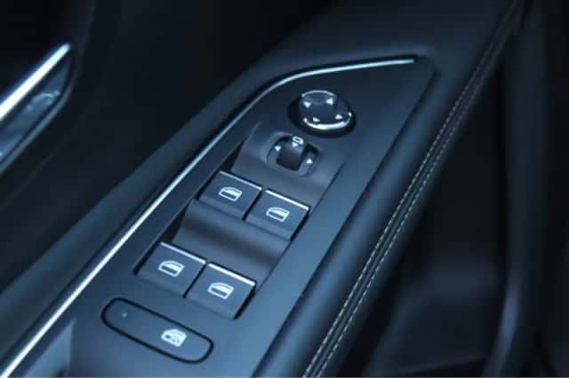 Peugeot 3008 (2022) thumbnail 20