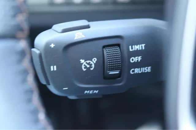 Peugeot 3008 (2022) thumbnail 22